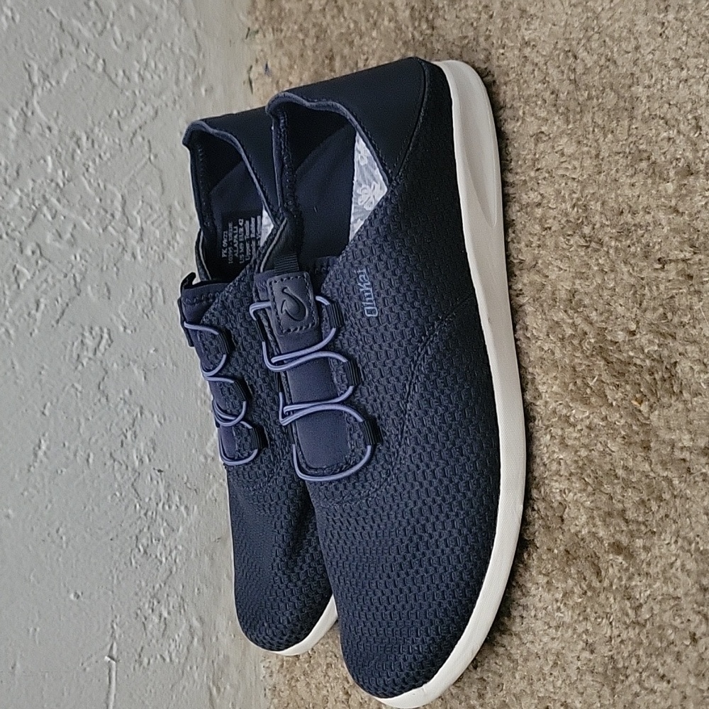 OluKai Alpha Li Shoe Size 9